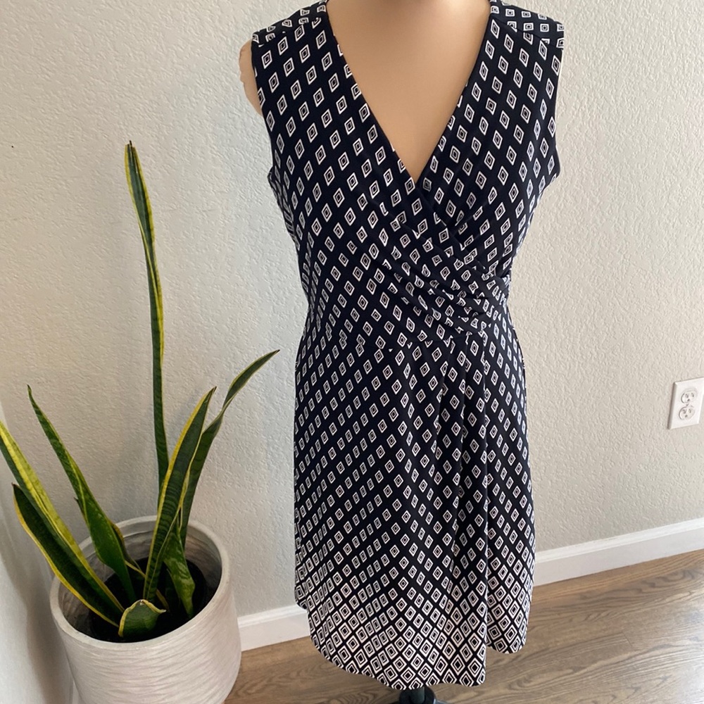 Black and white patterned wrap dress size 10